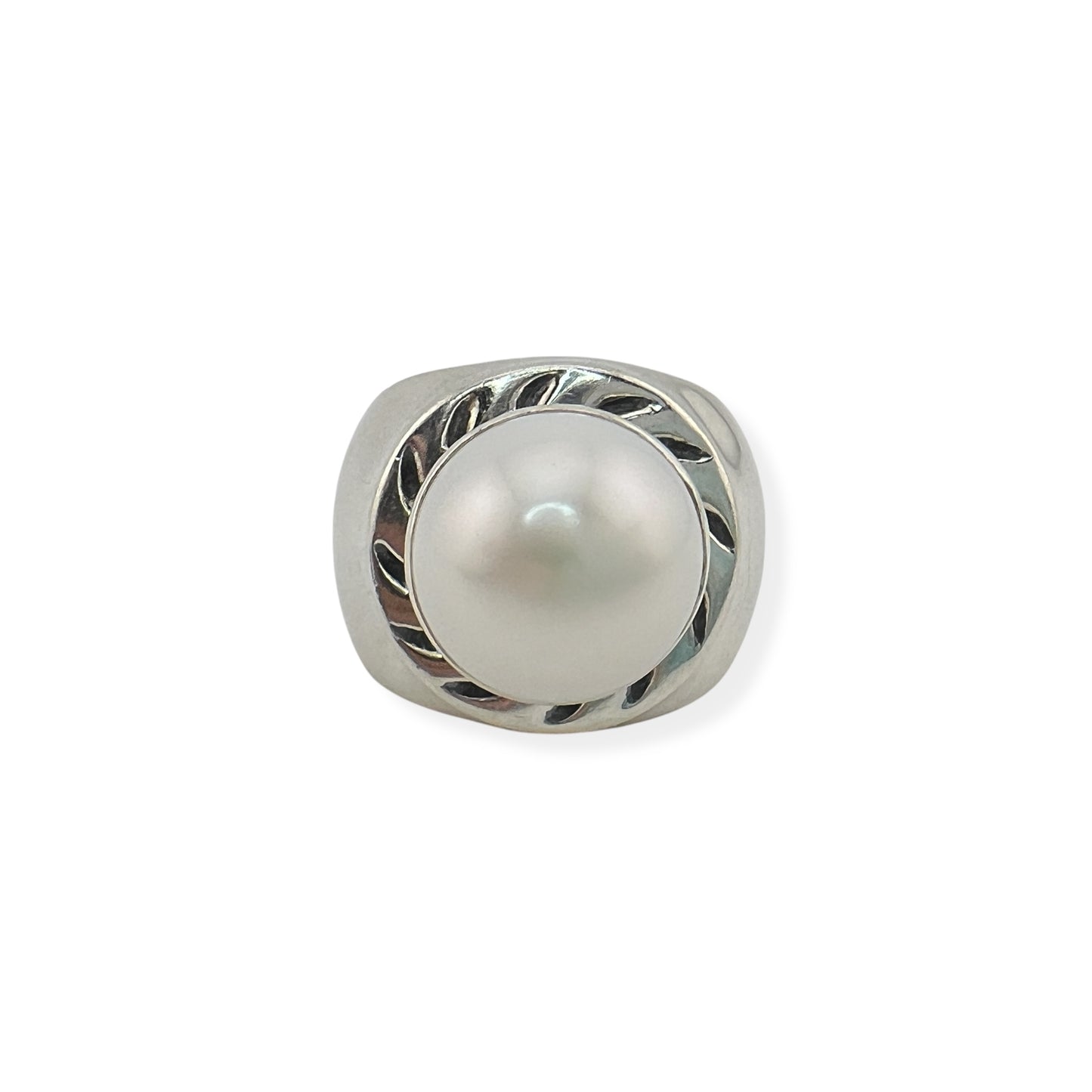 Vintage Mabe Pearl Ring